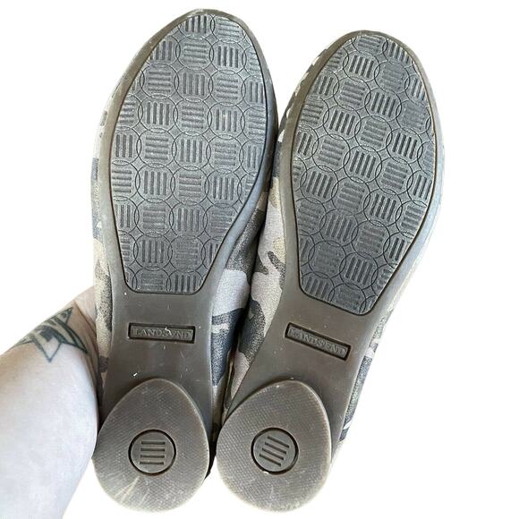 Lands’ End Light Sparkle Camouflage Ballet Flats with Bows - Size 7 (Women 8.5) - Picture 4 of 6